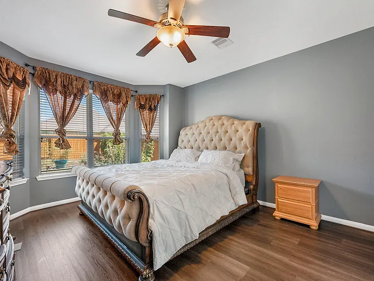 1302 S Maple Dr — Photo 13