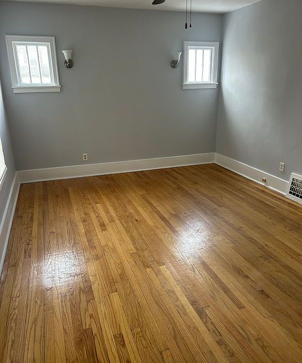 1st image of 124 Woodruff Ave #1