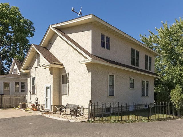 4 Bdrms/3 Baths