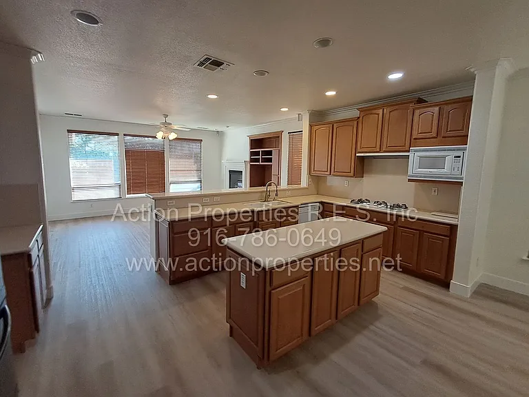 6145 Crater Lake Dr — Photo 41