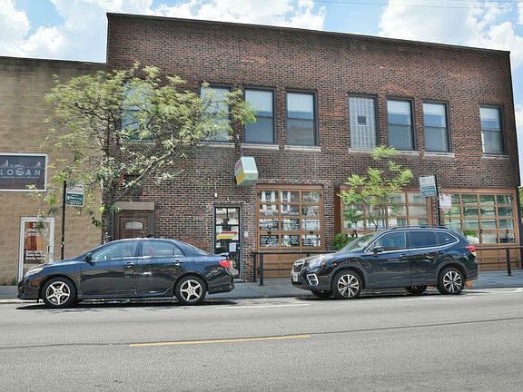 4th image of 2450 N Milwaukee Ave #3