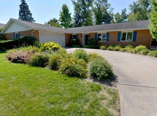 142 E Morningside Dr, Peoria, IL 61614