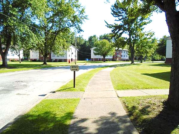 1st image of 1042 Eastway Dr APT 4