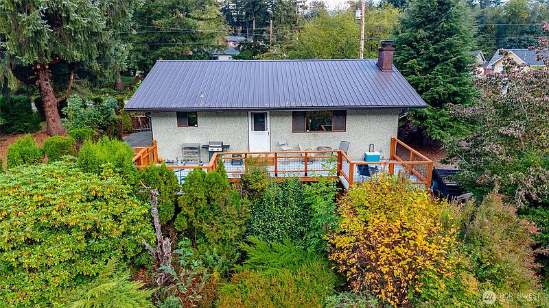 5th image of 371 Lakeside Drive
