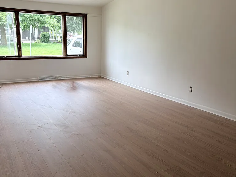 602 S Main St #1 — Photo 3
