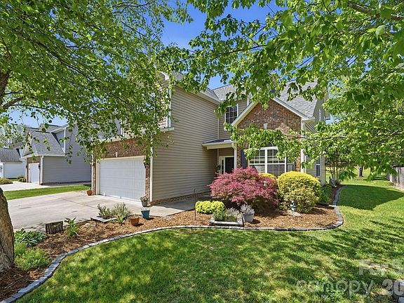 4th image of 322 Wildbriar Rd