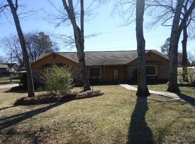 2nd image of 2403 Englewood Dr