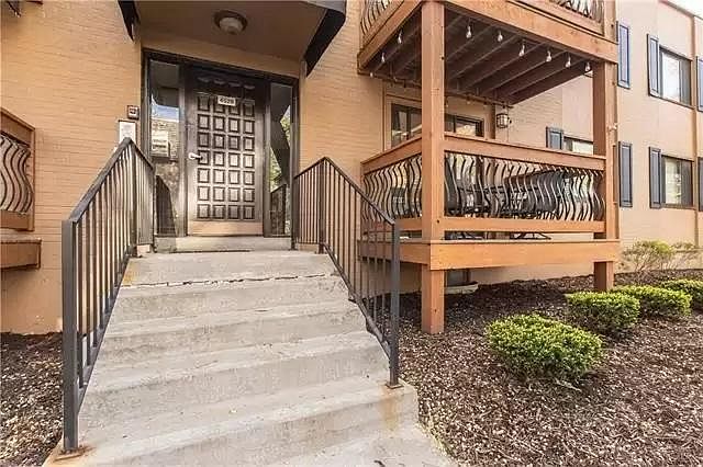 1st image of 4529 Holly St APT 1