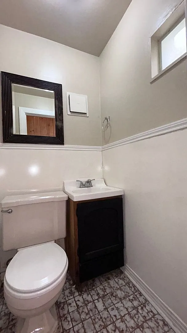 FOUR bedroom in Prime Location! — Photo 4