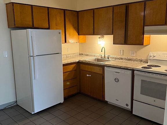 3rd image of 3430 SE 68th Ave APT E