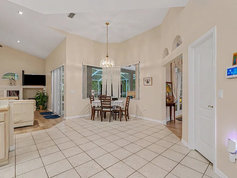 702 Brooker Ridge Ct — Photo 10