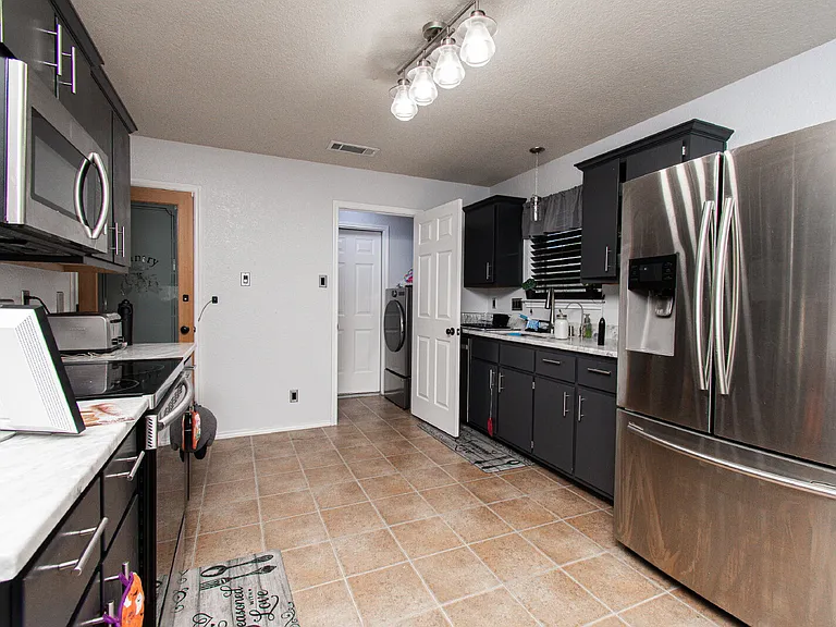3309 Lorena Dr — Photo 7