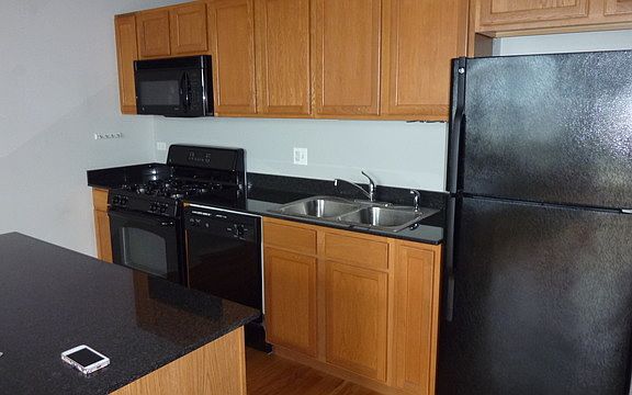 4th image of 849 N Franklin St Unit 1411