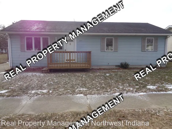 225 Tyler St, New Chicago, IN 46342