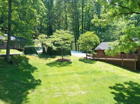 1482 S Country Club Dr, Cullowhee, NC 28723