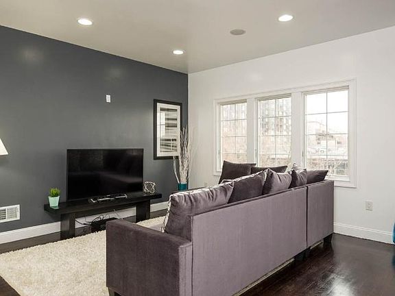 4th image of 9033 Wall St APT 9