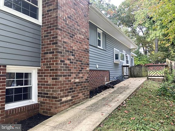 4th image of 209 Coronet Dr