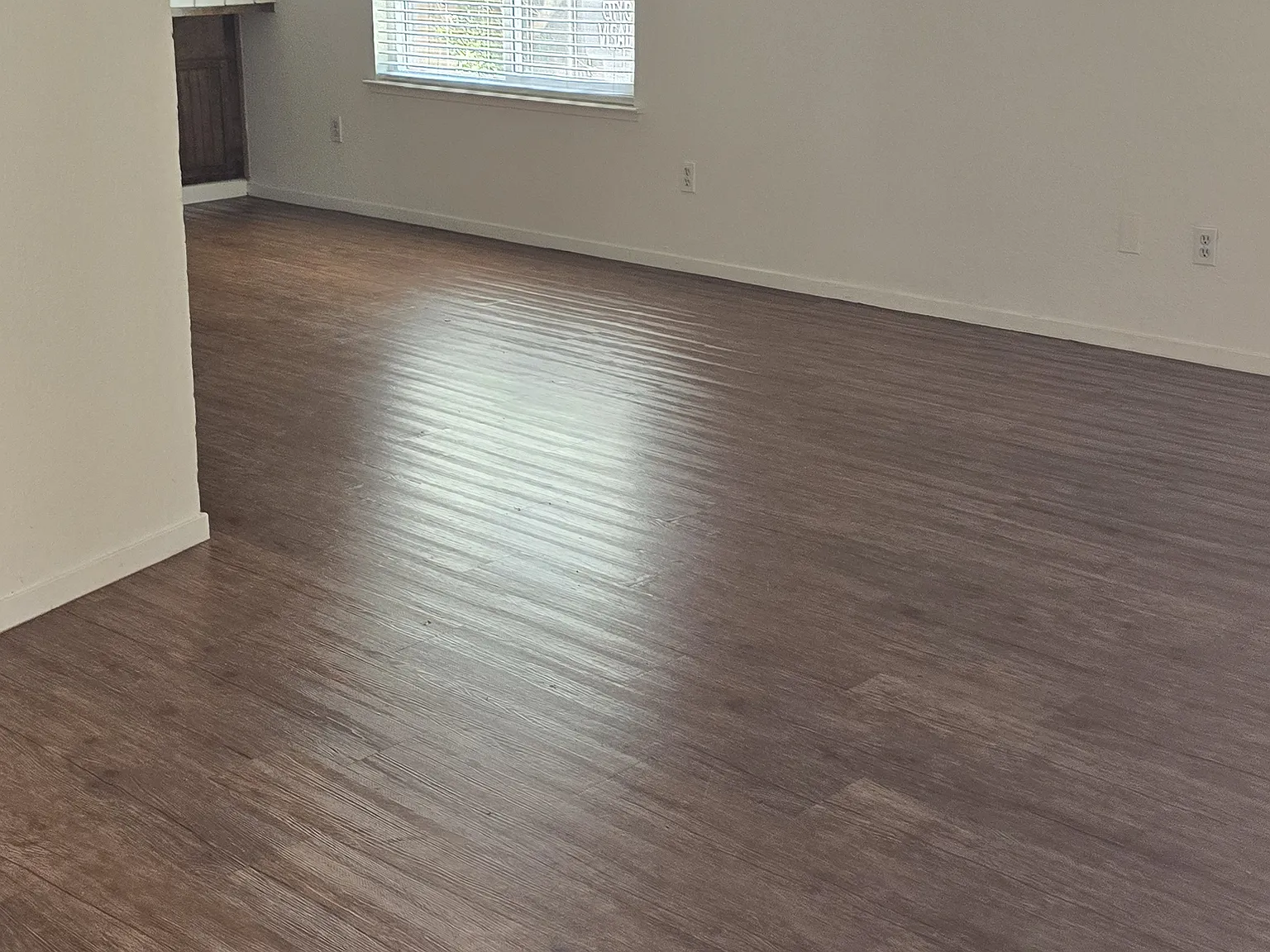 2018 E Woodsville Ct — Photo 2