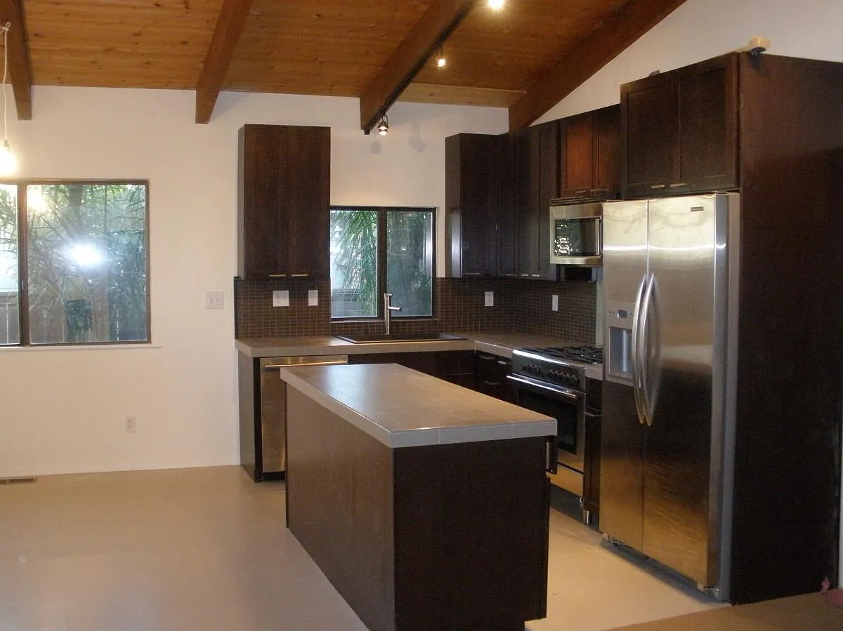 2 bed, 1200 sqft, $3,350 — Photo 2