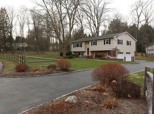 40 Rockford Dr, West Nyack, NY 10994