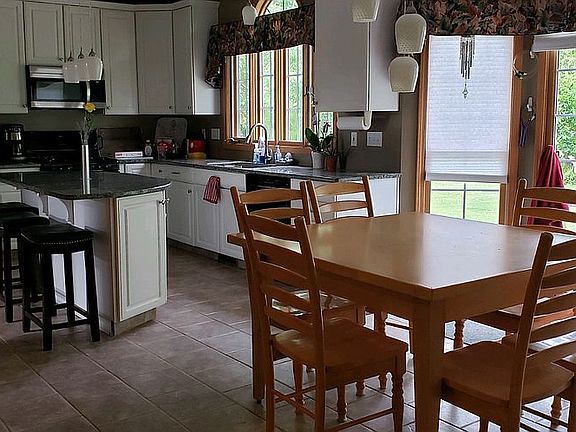 3rd image of 7286 Bayberry Ct N
