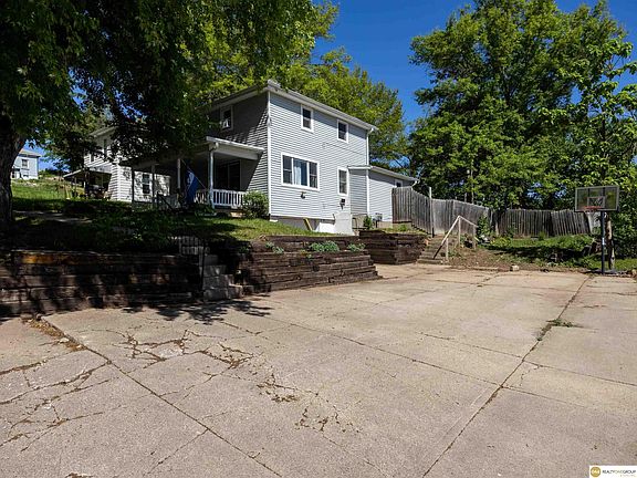 4th image of 304 W N St