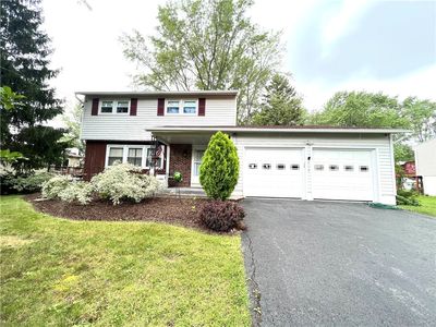 8001 Chariot Ln, Liverpool, NY, 13090