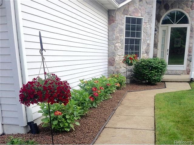 1st image of 753 Knollwood Cir #1
