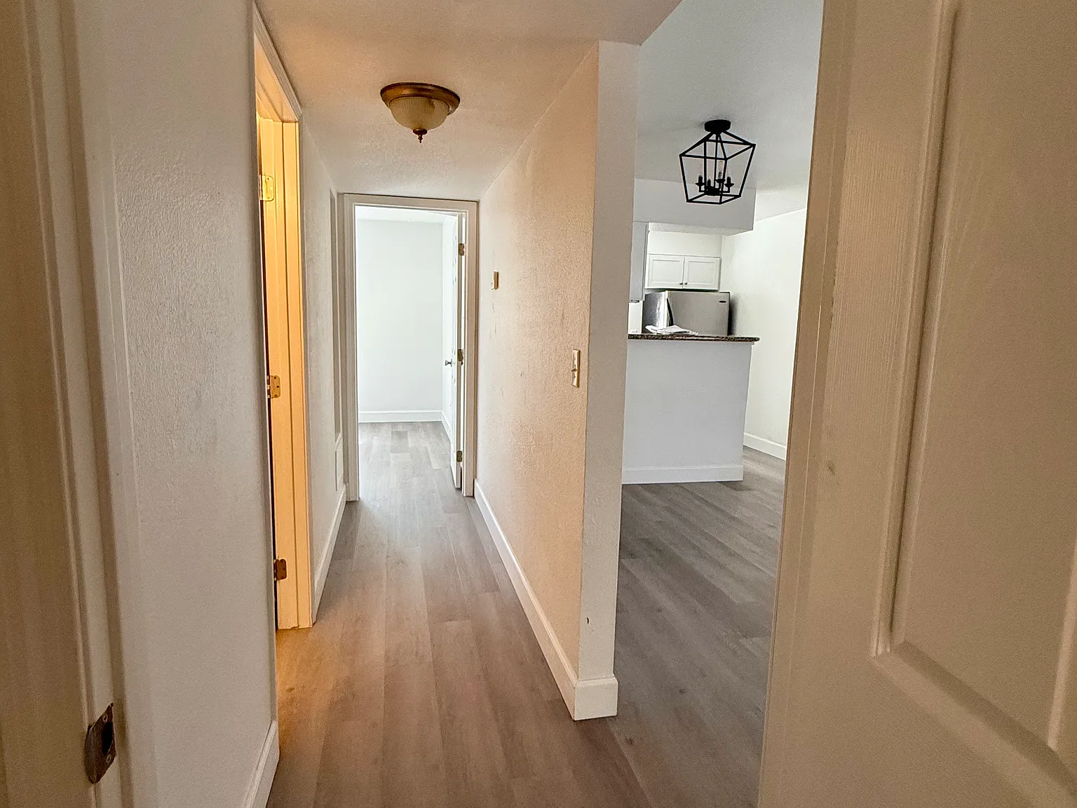2 bed, 950 sqft, $1,790 — Photo 3