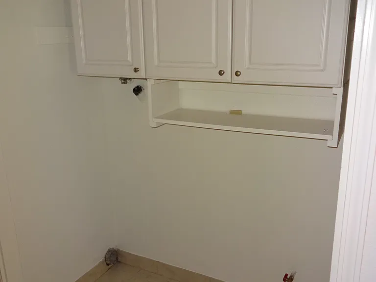 Hook-Up Laundry Closet