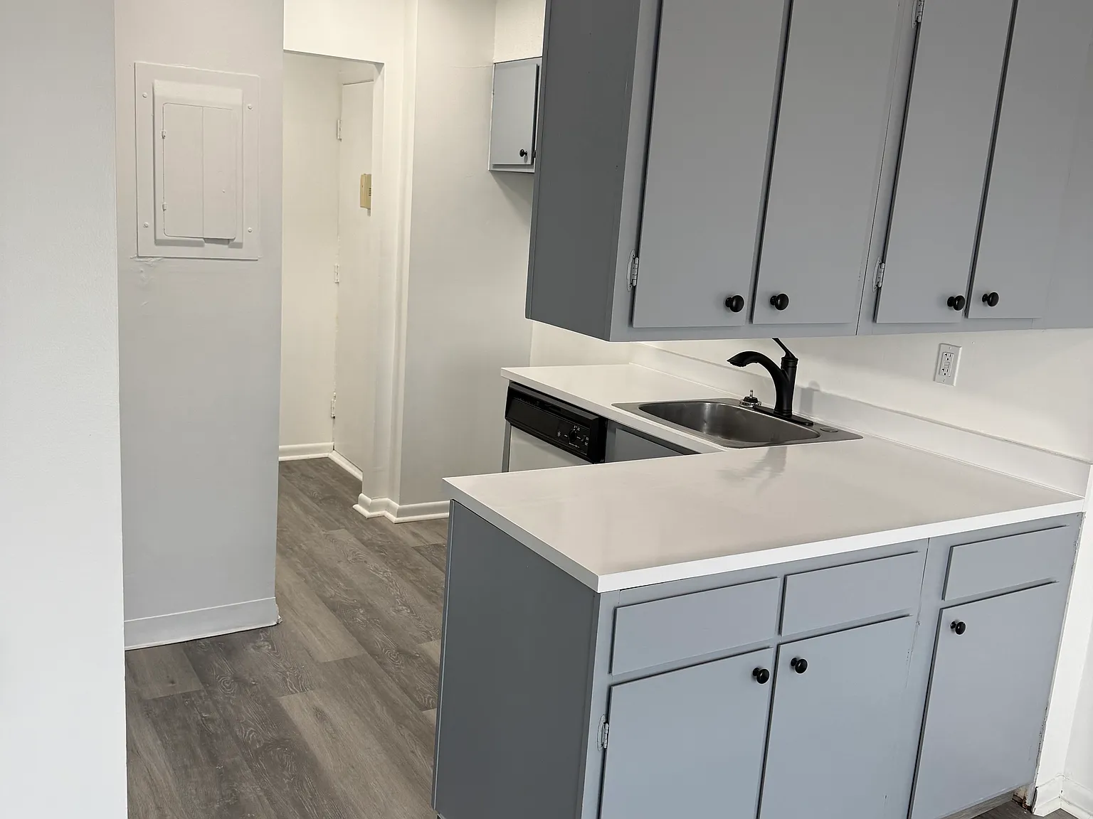 2 bed, 1095 sqft, $1,295 — Photo 2