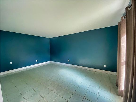 5th image of 5744 Oxford Pl