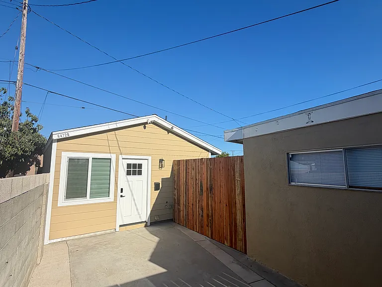 8472 San Carlos Way #B — Photo 5