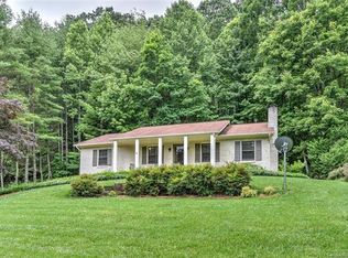 240 Stonebrook Dr, Hendersonville, NC 28791