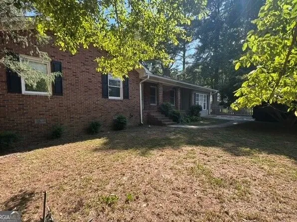 1710 Rosewood Dr, Griffin, GA 30223