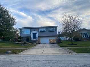 7409 Nottingham Dr, Tinley Park, IL 60477