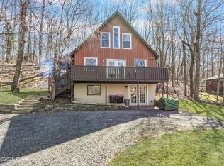 132 S Shore Dr, Milford, PA 18337