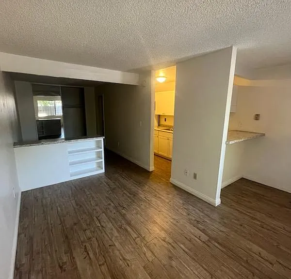 Baywood Apartments — Photo 16