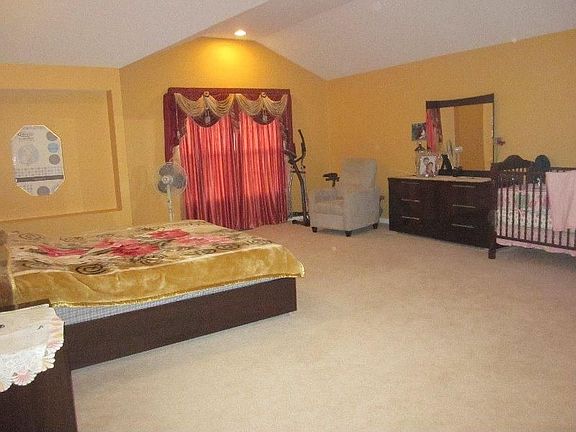 4th image of 1602 Palisades Ln