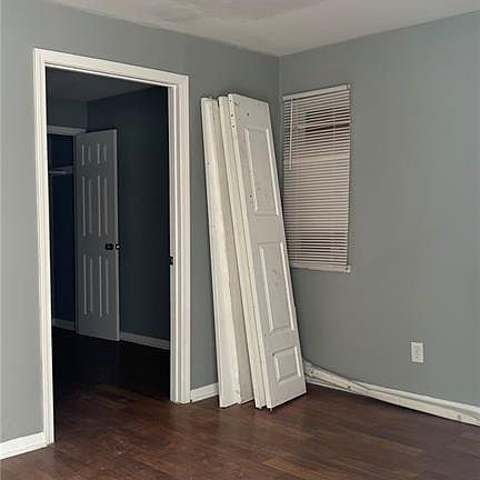 3rd image of 10040 Monarch Dr