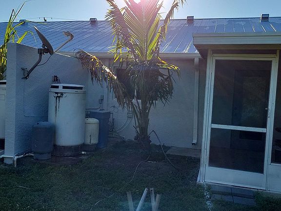 3rd image of 2209/ 2211 Daniel Ave N