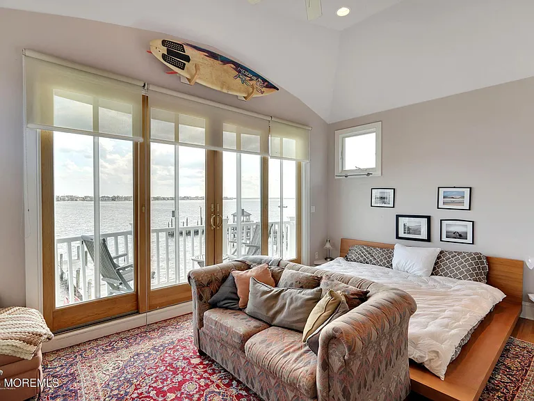 323 Cove Dr — Photo 24