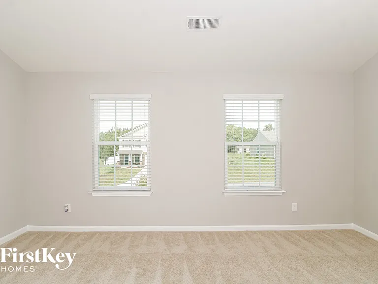 227 Sawyer Ln — Photo 6