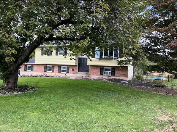 4434 Hilltop Cir, Bethlehem, PA 18020