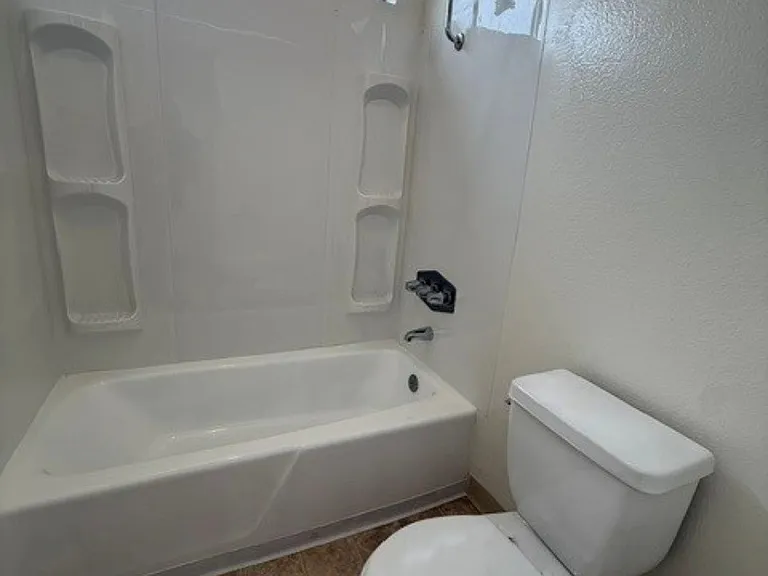 Marquis Apartments — Photo 26