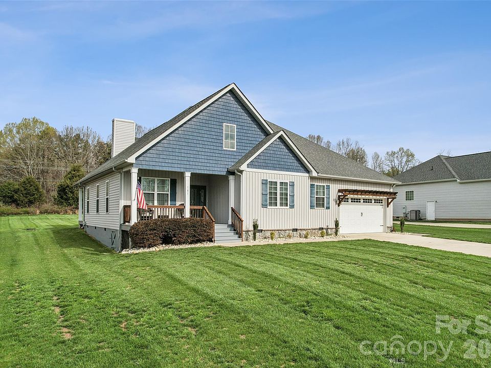 1st image of 161 Wheatfield Dr