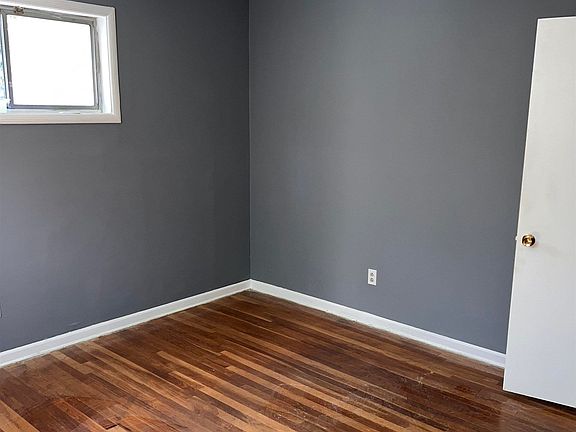 4th image of 1263 Greenwood St