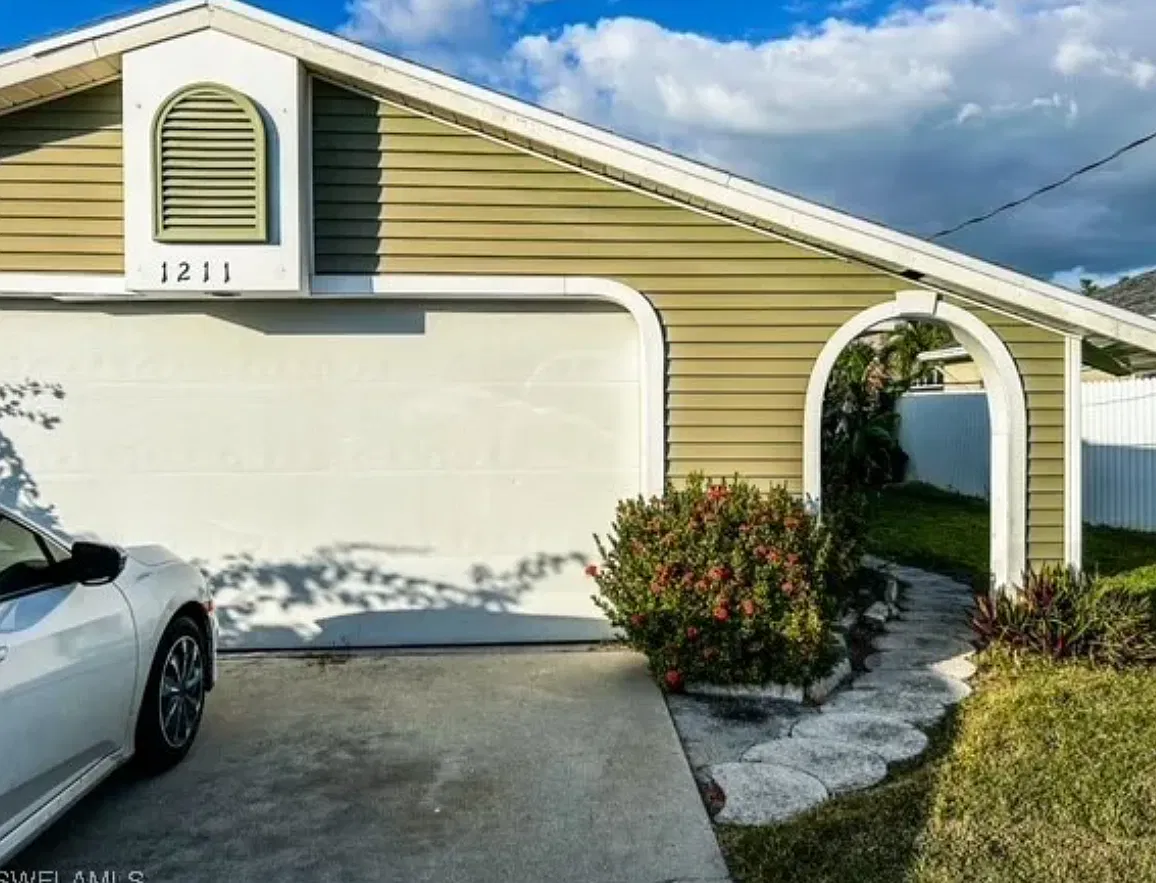 2 bed, 1200 sqft, $1,799 — Photo 1