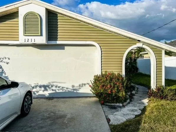 1211 SE 6th Ter, Cape Coral, FL 33990
