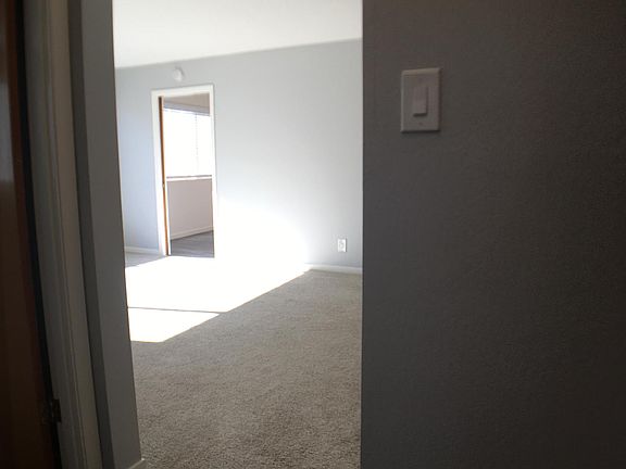 5th image of 1995 Chestnut St #306